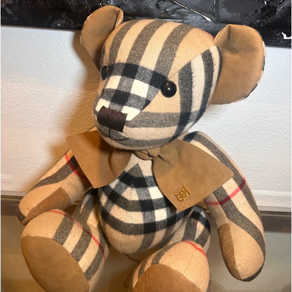 NewBURBERRY Thomas Bear Large Cashmere Item Number 80651931 Regular Price $3,490 - Picture 6 of 13
